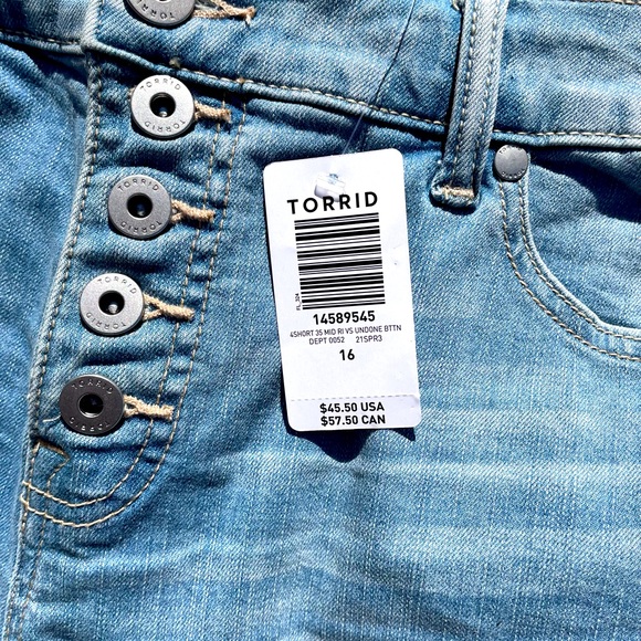Torrid, Jean Shorts, size 16 - Picture 3 of 3